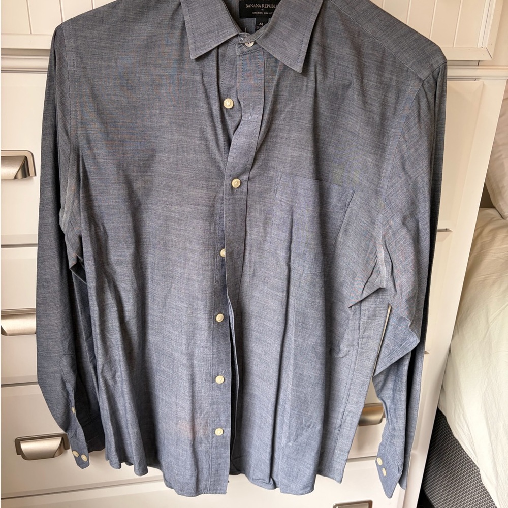 Banana Republic Men's Casual Gray Button Down Shirt